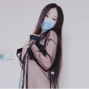 Twitter非常热衷户外展示的美女博主（浅笑心柔）写真视频 [140v+6.6g]