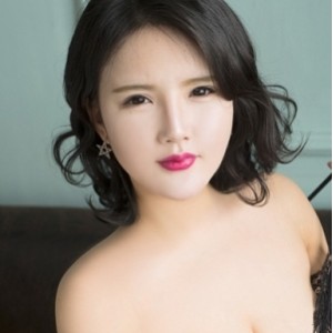 白金姗姗莹莹Lucy轰趴猫图集