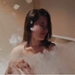 香港Acupbaby资源合集：作者自拍户外爆弄多人游，7.4G视频数量丰富