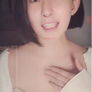 韩国主播ekgp0505劲爆甩奶按摩表演H级丰乳胖臀御姐视频合集18G自取