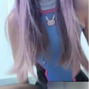 女神蜜桃的换装作品