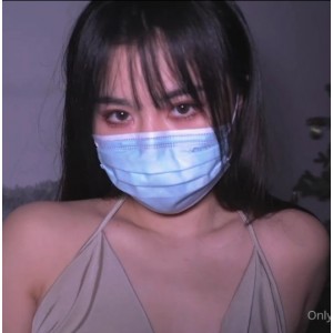 闪亮黑丝美女nana翘二郎腿互动视频1v+，总大小500m，百度盘下载