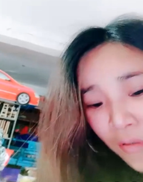 小妹水多：放飞自我，喷吱作响，人多乐趣无穷