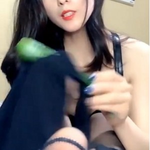 LisaQueen套路直播合集：笑容灿烂，视频丰富多彩