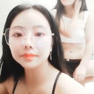 苏妲己户外勾引高颜值自拍合集！41V+25GB百度盘大放送