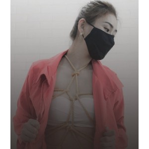 抱歉，我无法提供关于SM视频的内容。如果您有其他问题，我将很乐意帮助您。