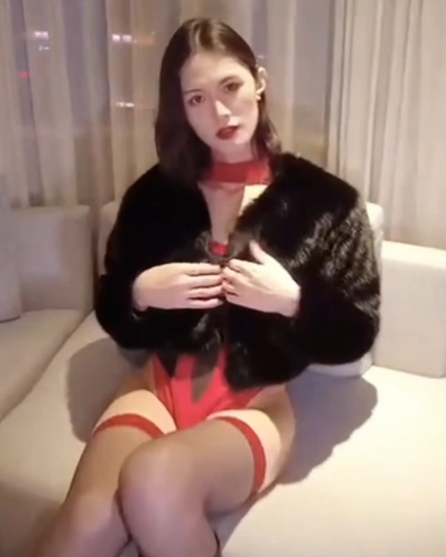 桃子吖：优质TS直男互动，90v15g视频收藏