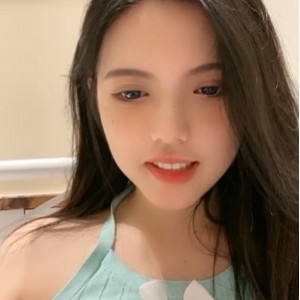 微信福利学生妹小辰吾妮直播：每天6.9g内容，清新可爱聊天节目，闪现尺度适中