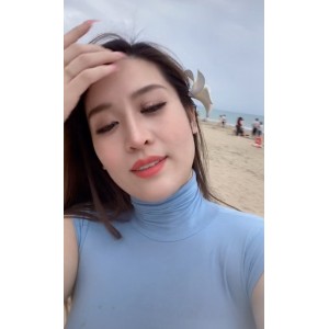 《牛奶秋刀姨：沉沦2.47g》熟女视频主播的幽默故事