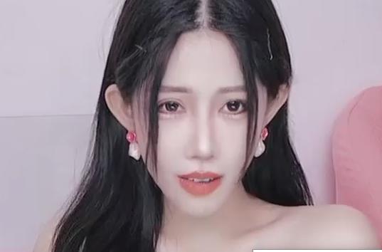 福利姬5zzzzz土豪情人节狂刷万币！喷泉表演惊艳全网4V2.8G