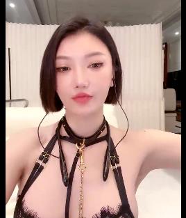 小巫婆火爆身材福利合集，12个视频3.6G