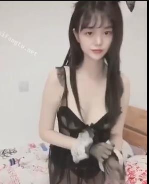 推特网红月兔兔高能精华合集19V495M，舞蹈颜值超赞