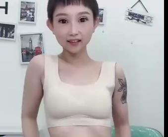 抖音月亮定制道具自娱自乐最新合集7V123M，作者自拍被封禁事件