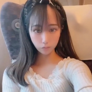 美女高铁展示优质神秘处最新合集3V1.2G，三人游玩弄