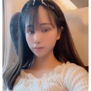 美女高铁展示优质神秘处最新合集3V1.2G，三人游玩弄