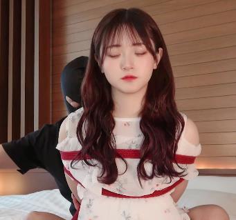 可爱美颜HIKARI甜美合集2V1.3G，自拍特写绝美颜值