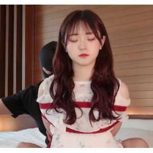 可爱美颜HIKARI甜美合集2V1.3G，自拍特写绝美颜值