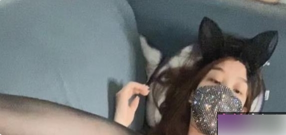 优质网红一只小嘤嘤作品合集47V1.6G，翘臀发光白嫩皮肤