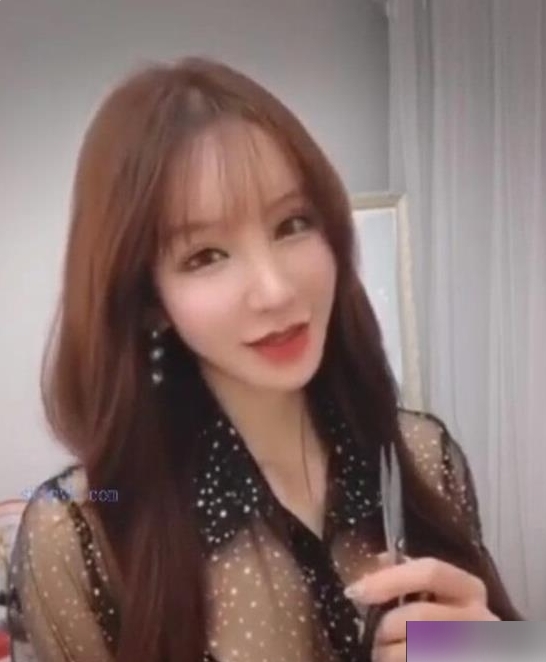 劲爆18部周于希自拍秀人合集522MB太诱人