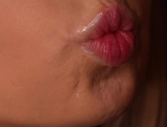 自拍SweetheartKiss零距离用嘴合集29部3G太高兴了