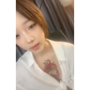 YY小奈热舞视频合集24部20.5G，清纯学生脸纹身满背，大腿根二维码舞动，对镜后推臀浪