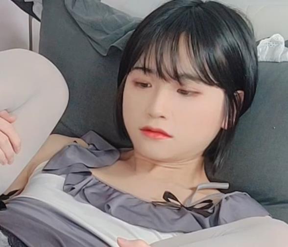 OF美TS主播Lua最新34部4.9G合集展示