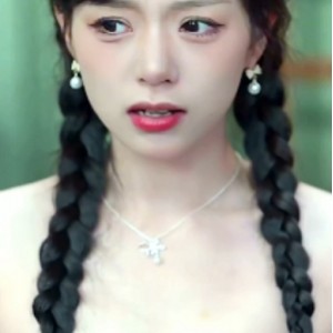 富豪三姐妹变装剧情短片AI精修版34分钟531M太顶了