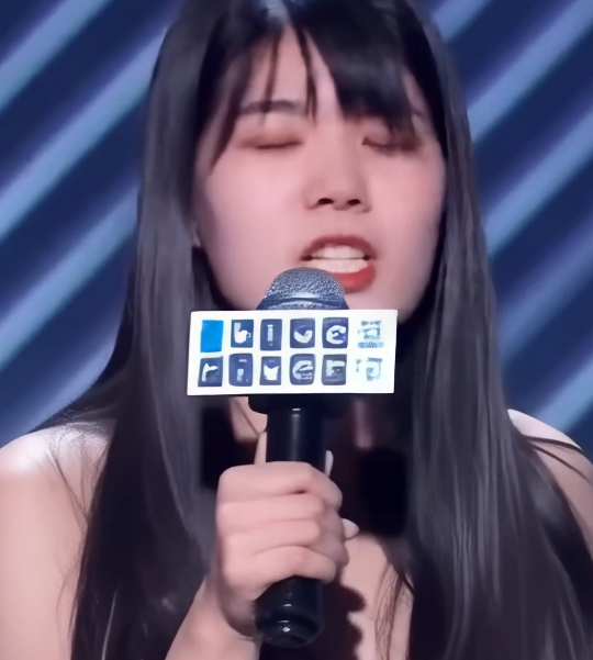 某房展示贾玲刘涛AI换脸深夜剧场5V合集1.4G绝密内购