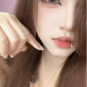 推特季伯常生活照对比78部1.8G劲爆反差