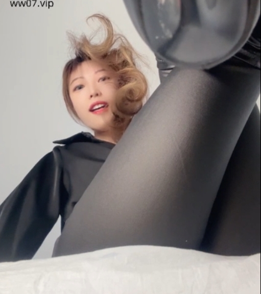 玩物直播酒鸽窒息诱惑红绿灯皮靴1V独享