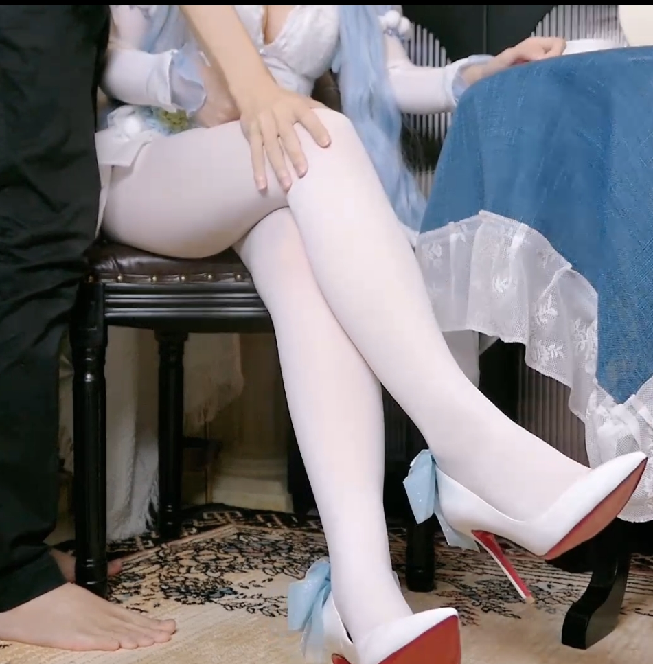 359.3G铃木美咲丝足美腿合集超勾人