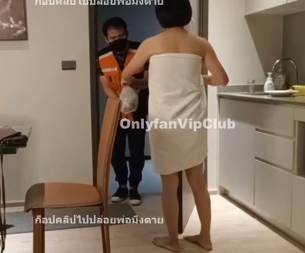 OnlyFans混血妻子硬上外卖哥