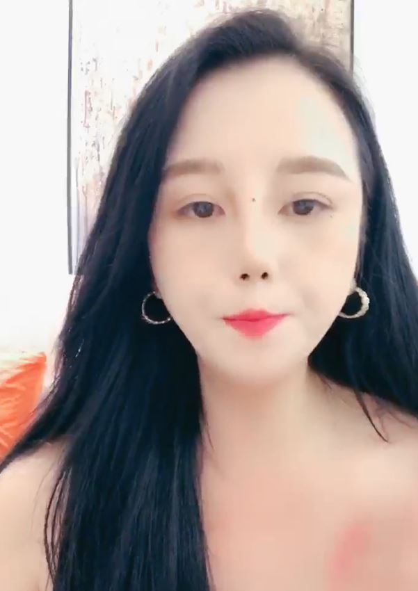 大姨子合集三：气质少妇超大罩杯视频12部7.66G